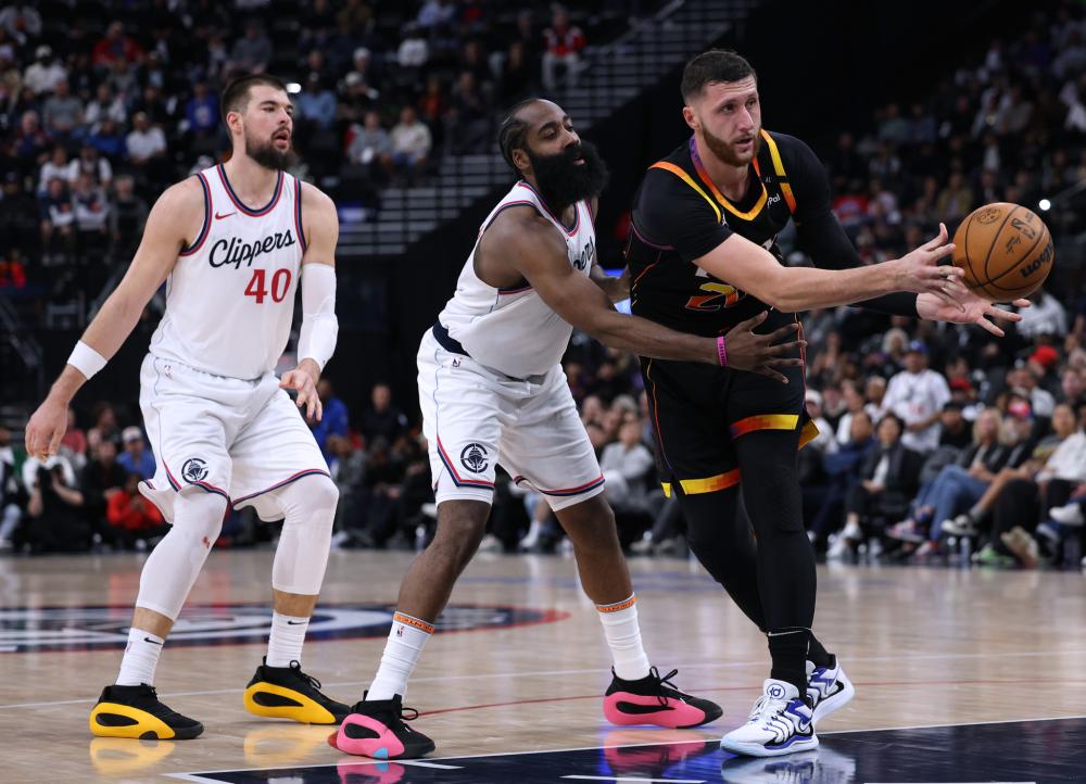 她都表现得 她都表现得