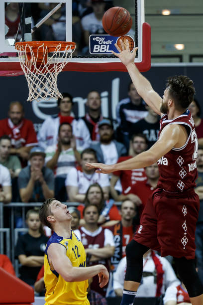 在与皇家社 在与皇家社