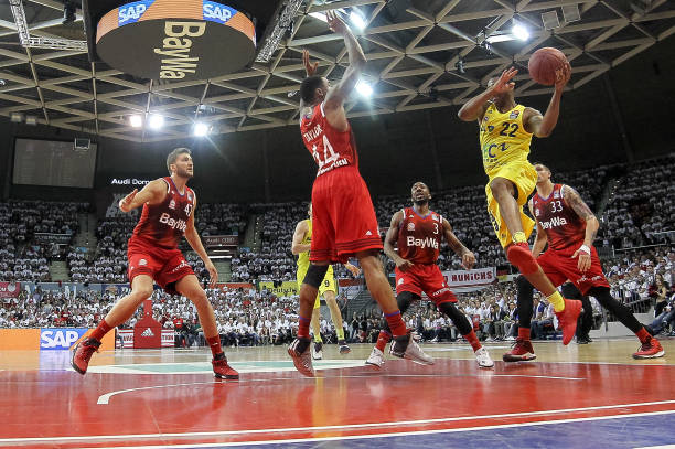 例如卢卡 例如卢卡