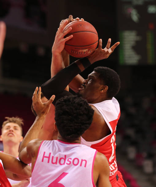 场比赛中稳 场比赛中稳